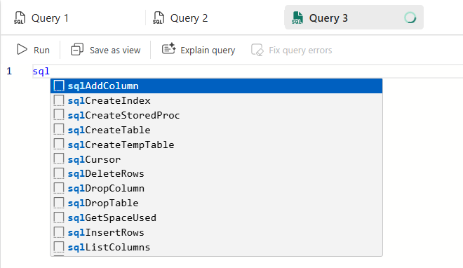 Schermopname van de Query-editor van de Fabric-portal met codefragmenten.